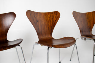 Set of 4 Arne Jacobsen for Fritz Hansen Series 7 Chairs in Rosewood Model 3107