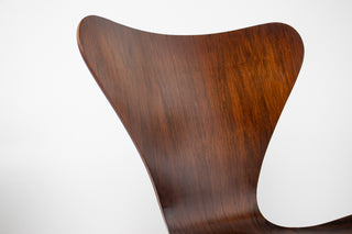 Set of 4 Arne Jacobsen for Fritz Hansen Series 7 Chairs in Rosewood Model 3107