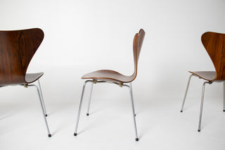 Set of 4 Arne Jacobsen for Fritz Hansen Series 7 Chairs in Rosewood Model 3107