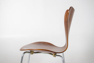 Set of 4 Arne Jacobsen for Fritz Hansen Series 7 Chairs in Rosewood Model 3107