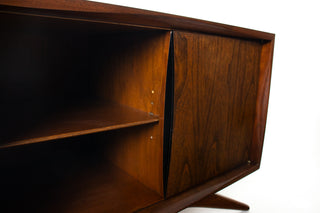 Rare Pair of Vladimir Kagan Nightstands for Grosfeld House, Circa 1955