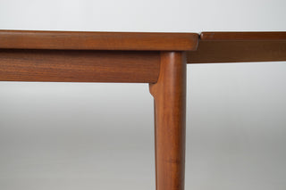 Johannes Andersen Danish Modern Teak Draw Leaf Dining Table